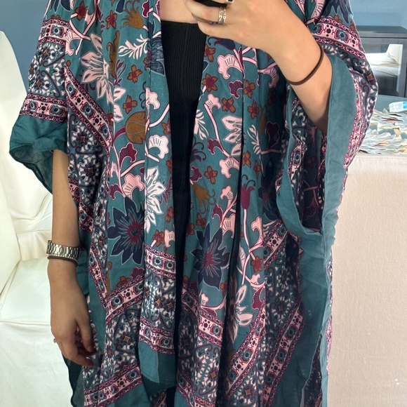Shawl - Picture 1 of 5